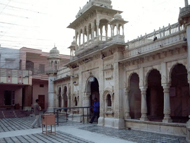karni mata mandir - भारत का एक ऐसा मंदिर जहां होती है 25 हजार चूहों की पूजा